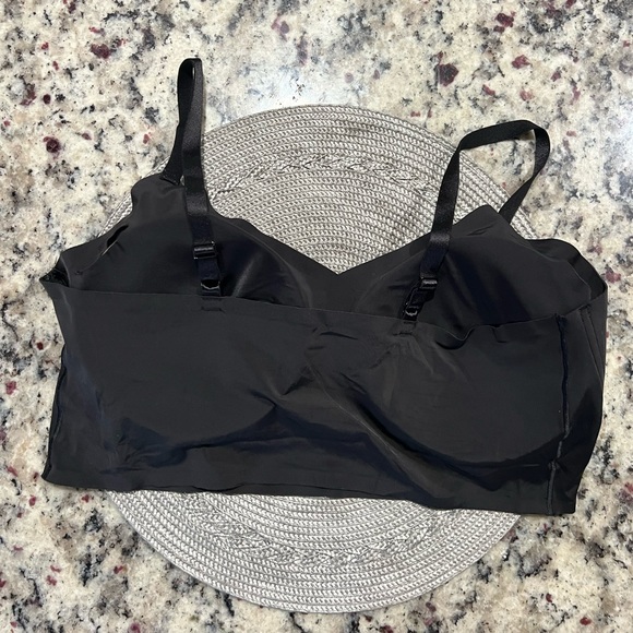 True Body Triangle Adjustable Strap Soft Form Band Bra
TRUE & CO. - Picture 3 of 3